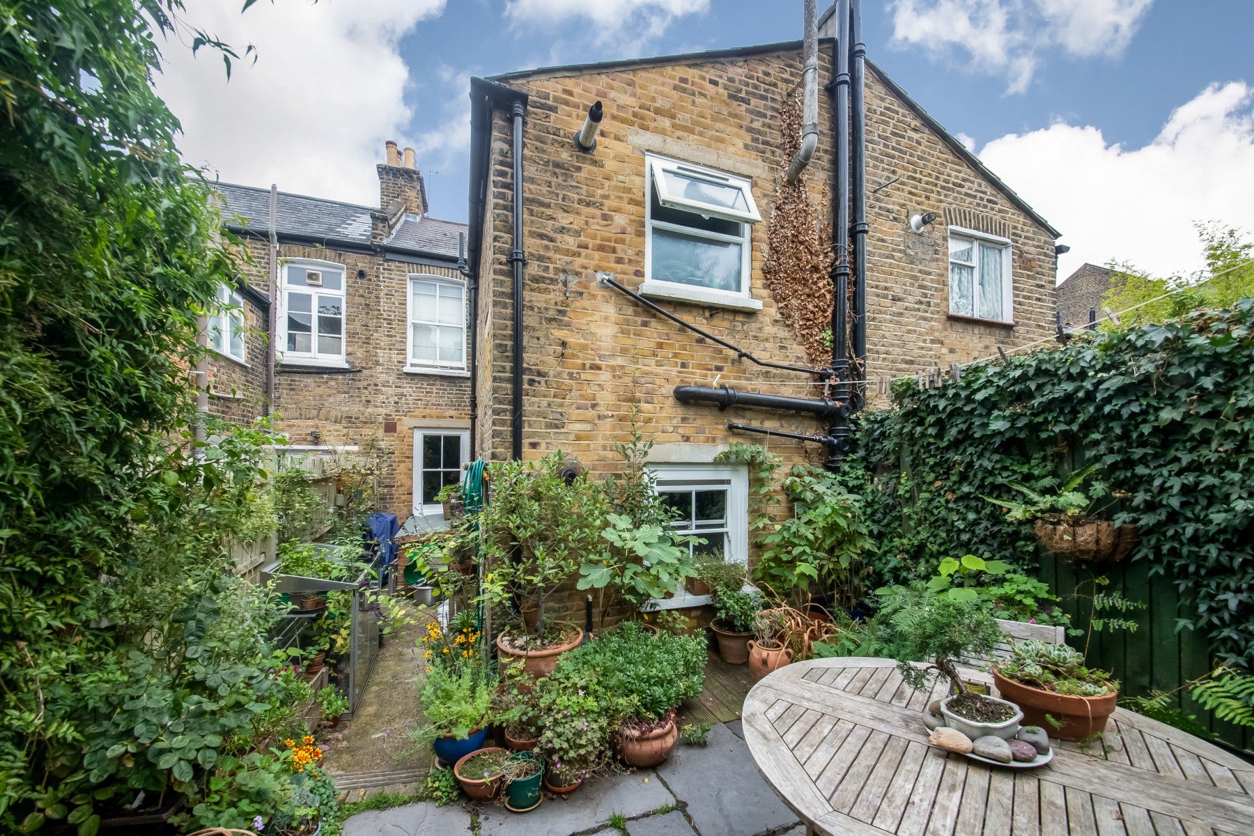 Ivanhoe Road, London, SE5 No Flies No Flies